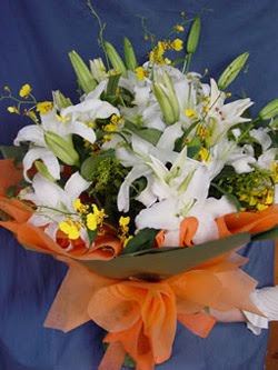  Şırnak çiçek siparişi vermek  5 ADET KAZABLANKA BUKETI KALITEDEN SASMAYANLARA